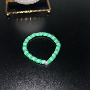 A bracelet that matches nature